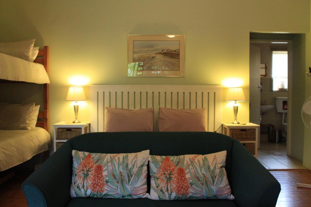 Dempsey'S Self-Catering Guest House Port Elizabeth Esterno foto