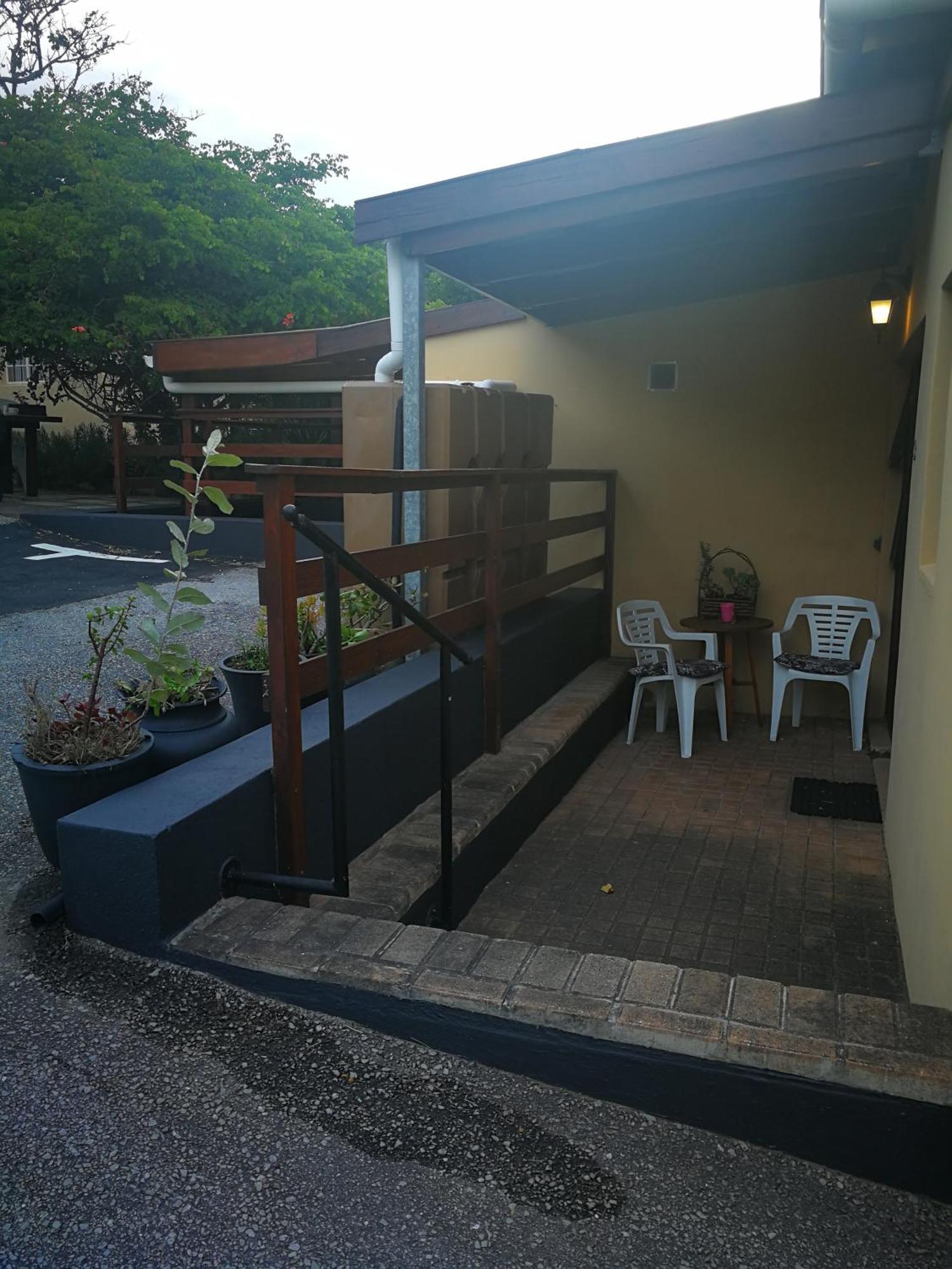 Dempsey'S Self-Catering Guest House Port Elizabeth Esterno foto