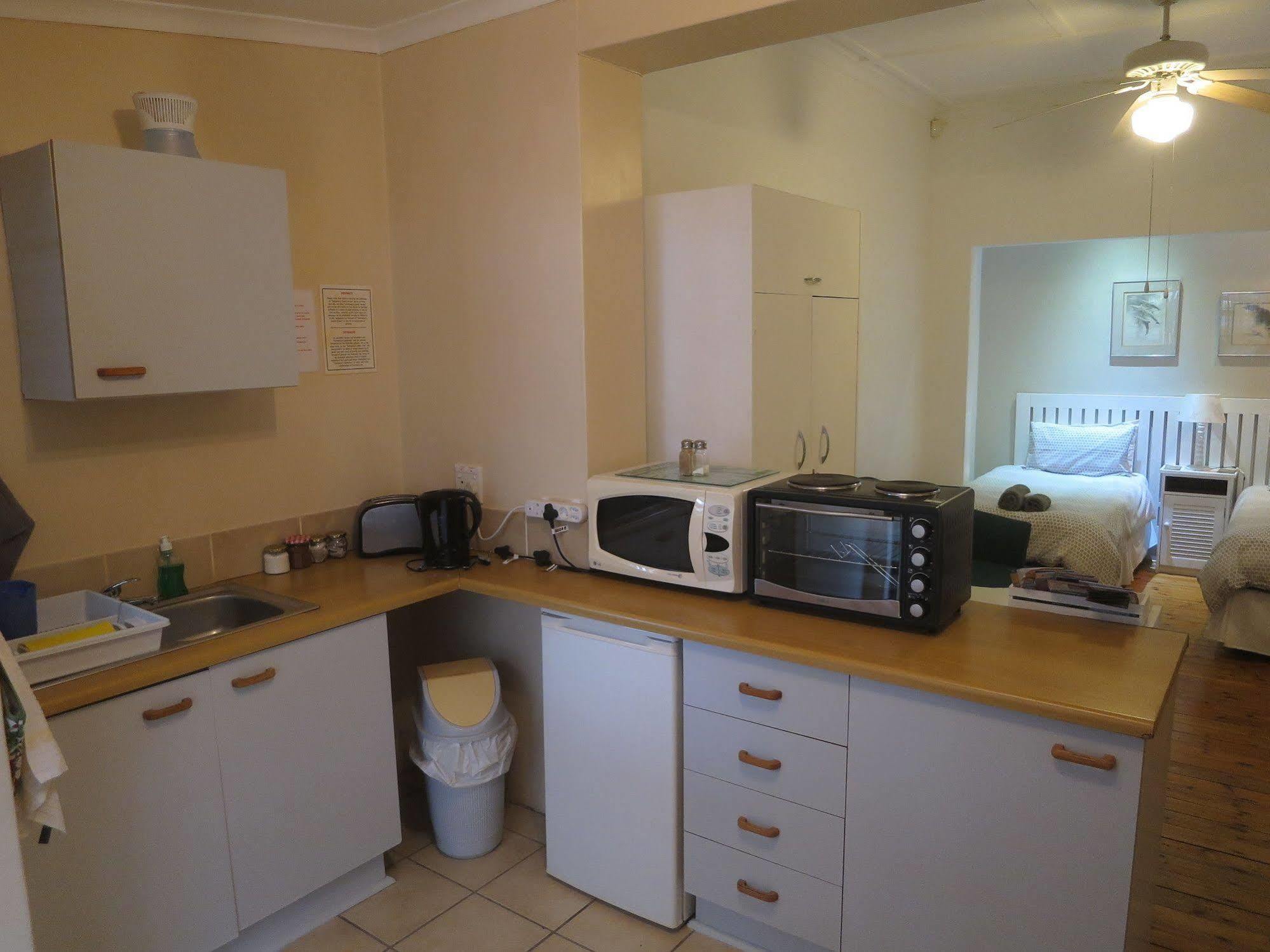 Dempsey'S Self-Catering Guest House Port Elizabeth Esterno foto